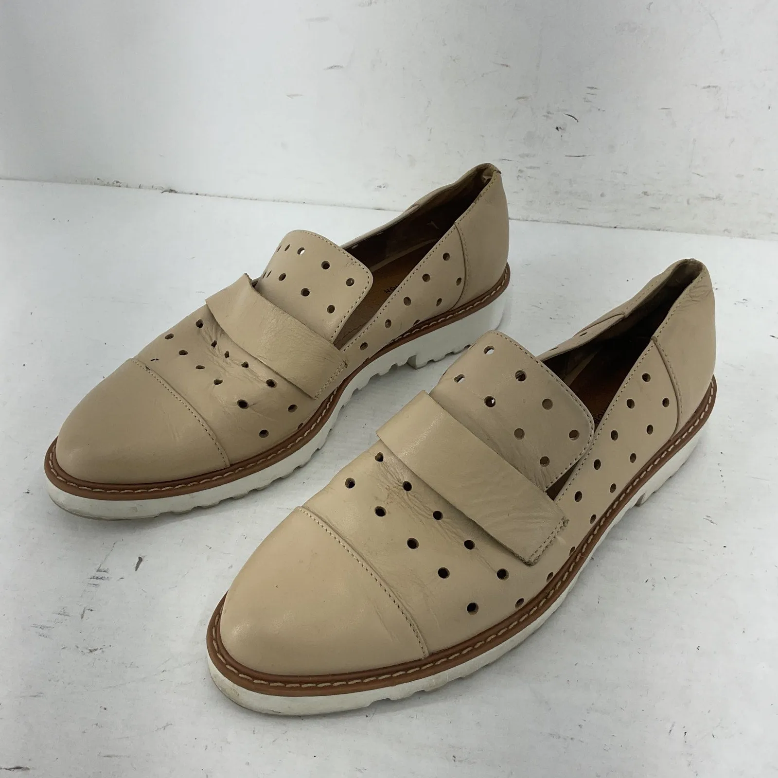 14th & Union Beige Perforated Casual Leather Flats, Women's Size 7 Preowned