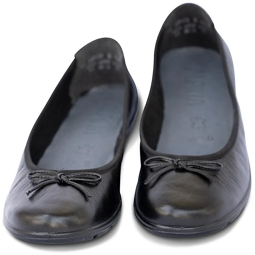 Black ballet flats