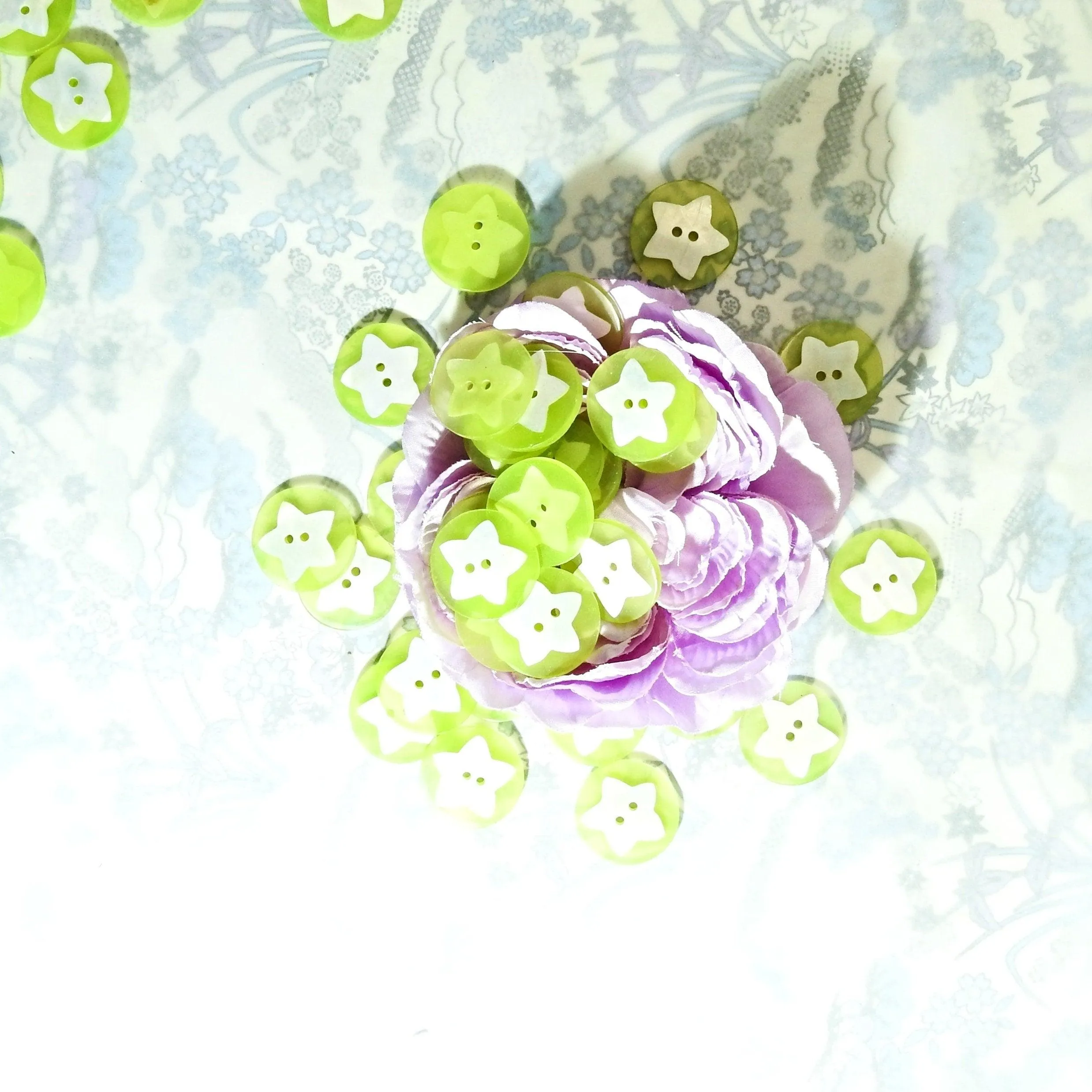 Green beach themed buttons with stars