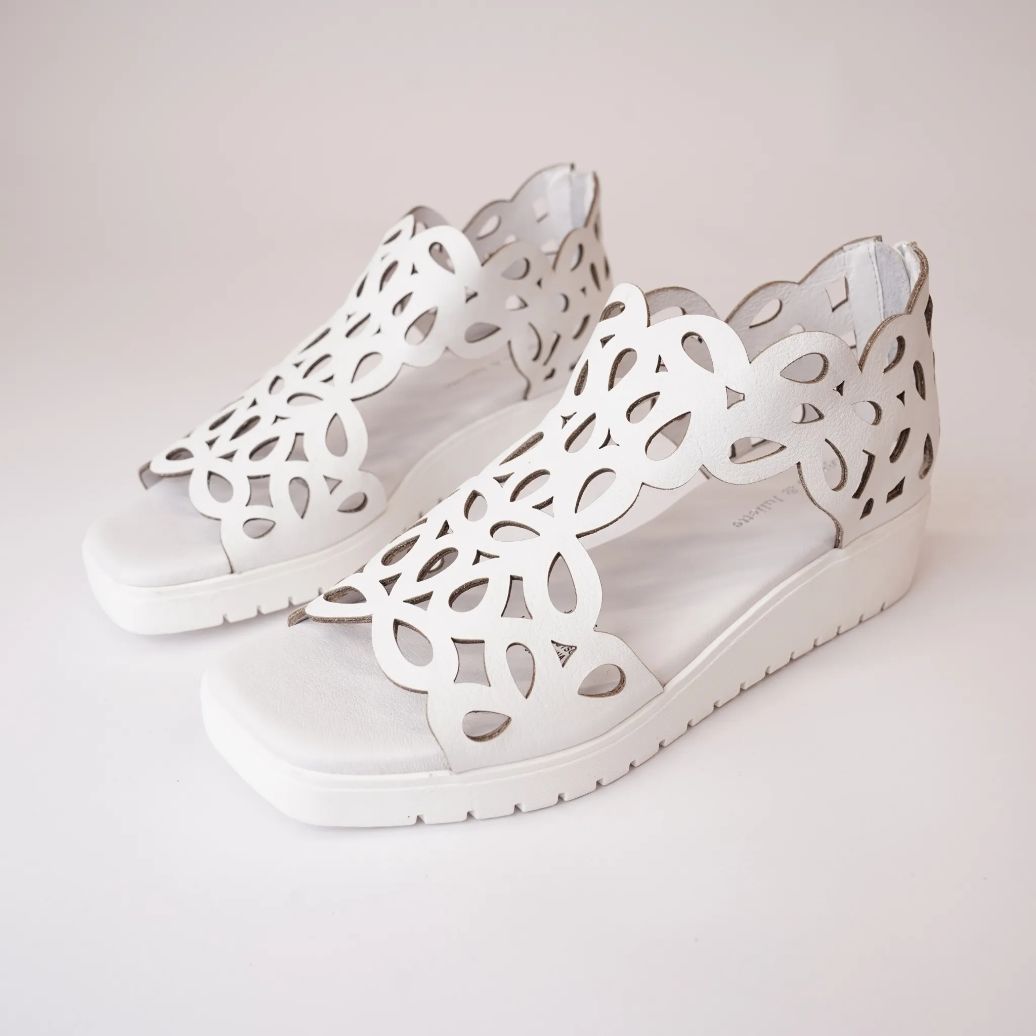 Jelodys White Leather Sandals
