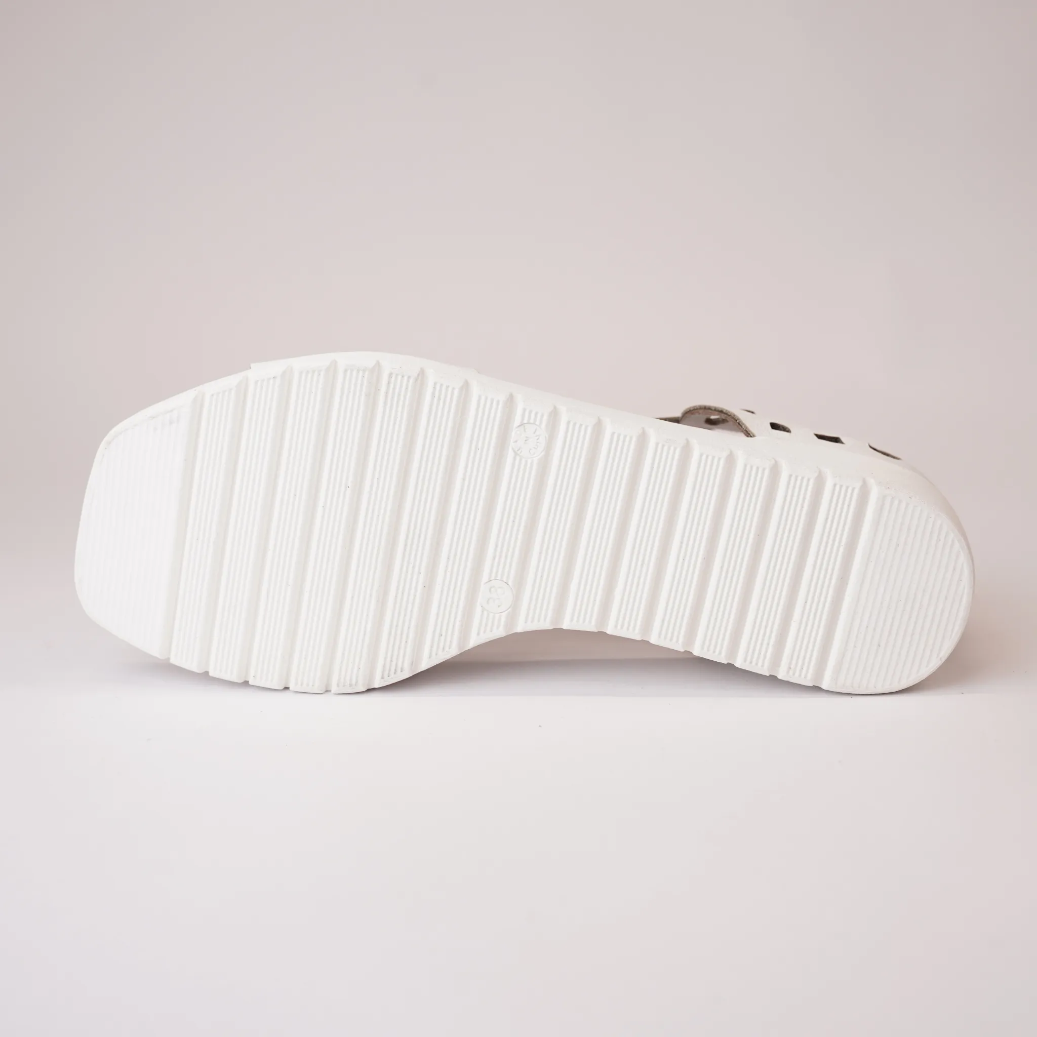 Jelodys White Leather Sandals