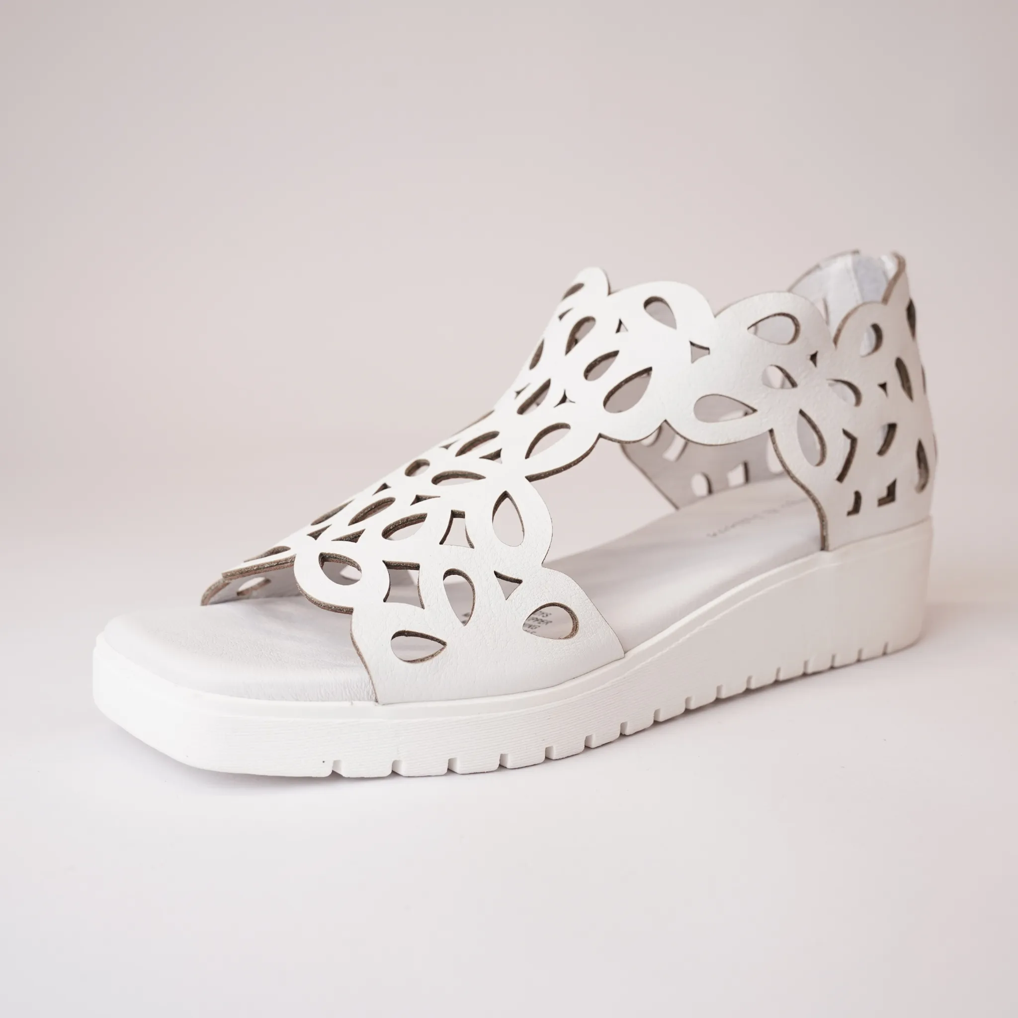 Jelodys White Leather Sandals