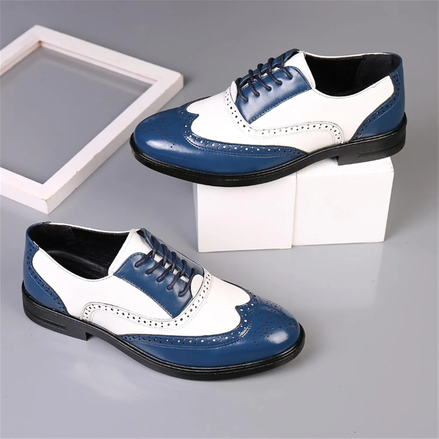 Mens Multicolor Leather Lace Up Brogues Dress Oxford Shoes Retro Two Tone Wingtip Carving Prom Derby Shoes Pointed Toe Business Formal Shoes