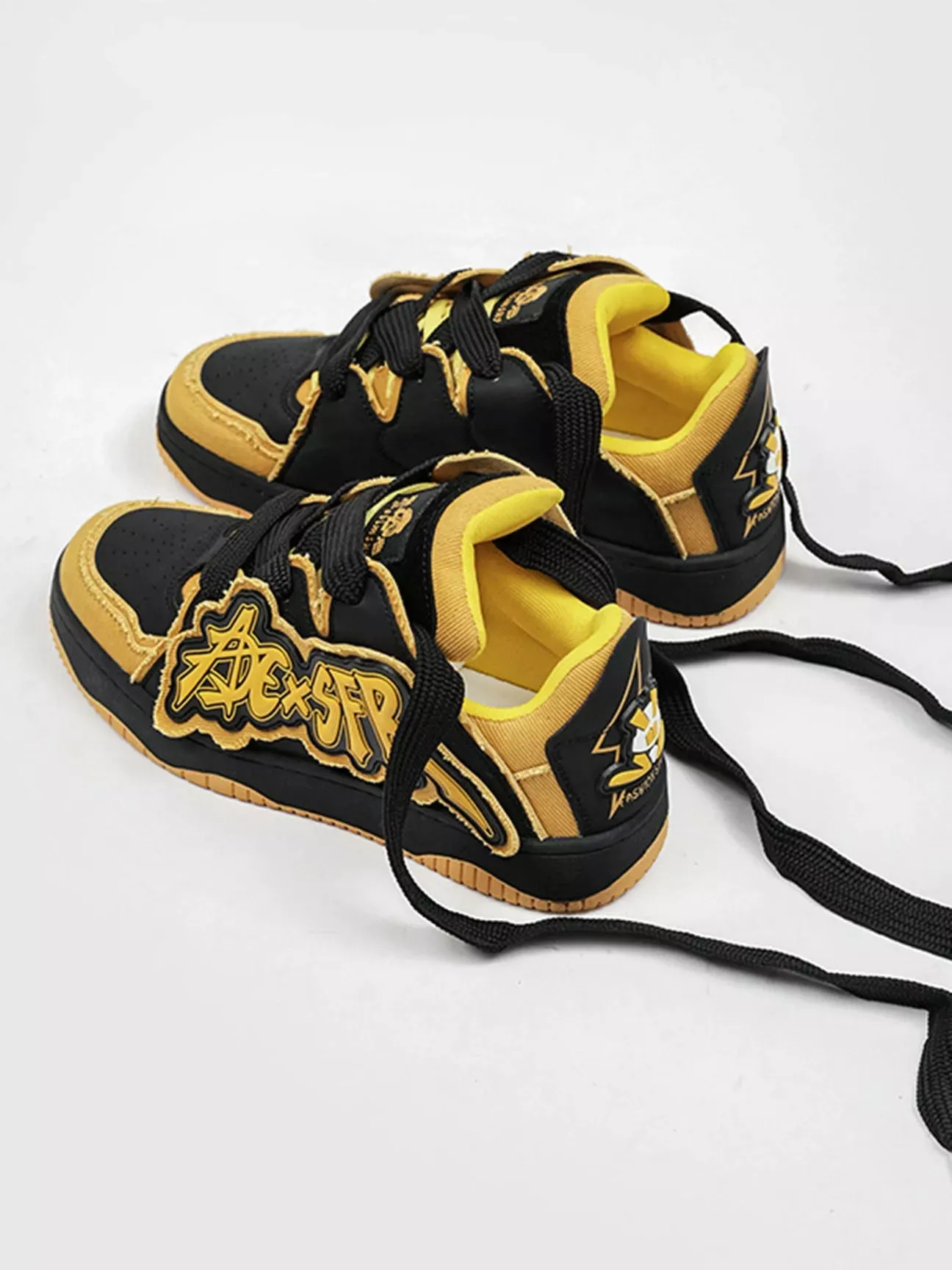 Niceprimes  Retro Versatile Breathable Height-Increasing Letter Sneakers