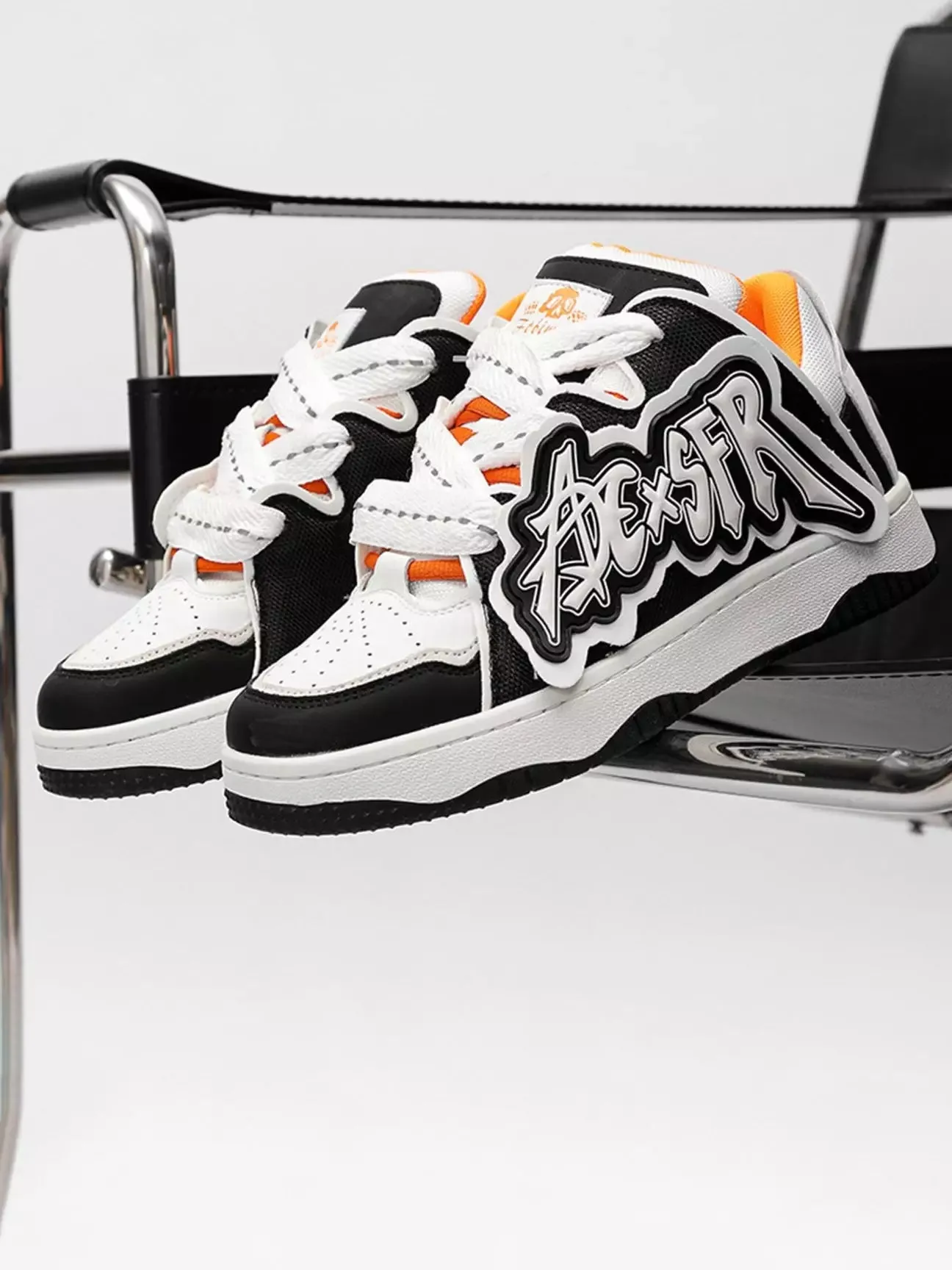 Niceprimes  Retro Versatile Breathable Height-Increasing Letter Sneakers