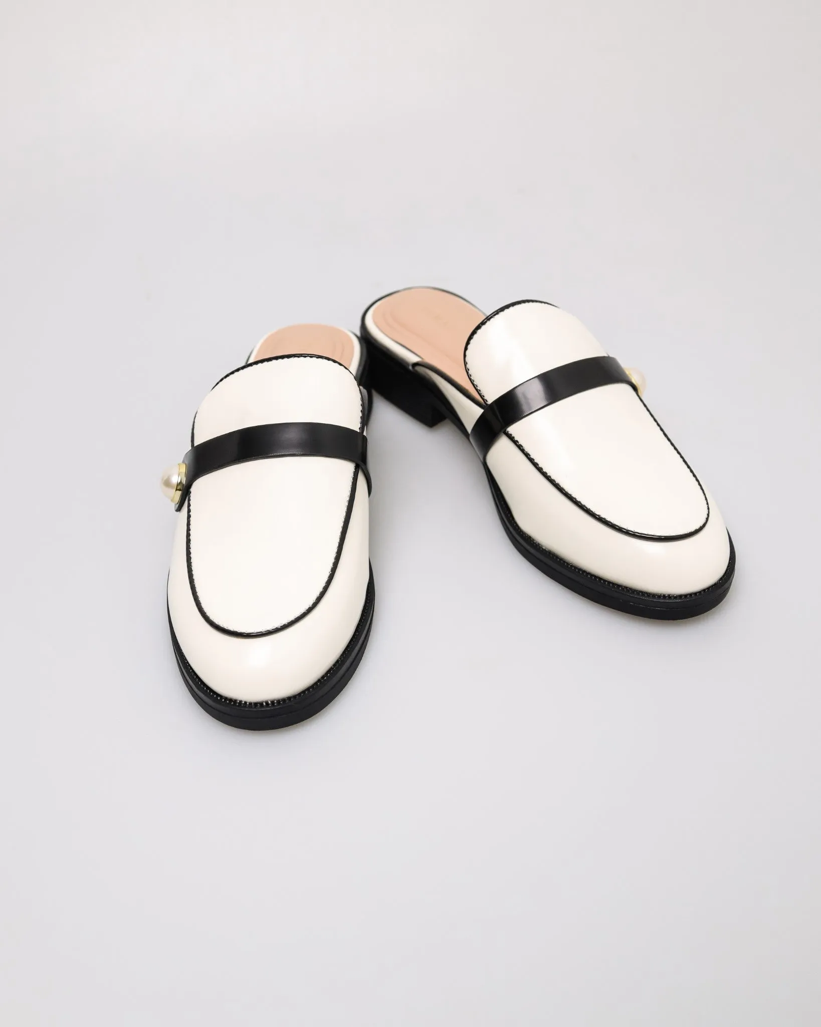 Tomaz NN567 Ladies Pearl Charm Mules