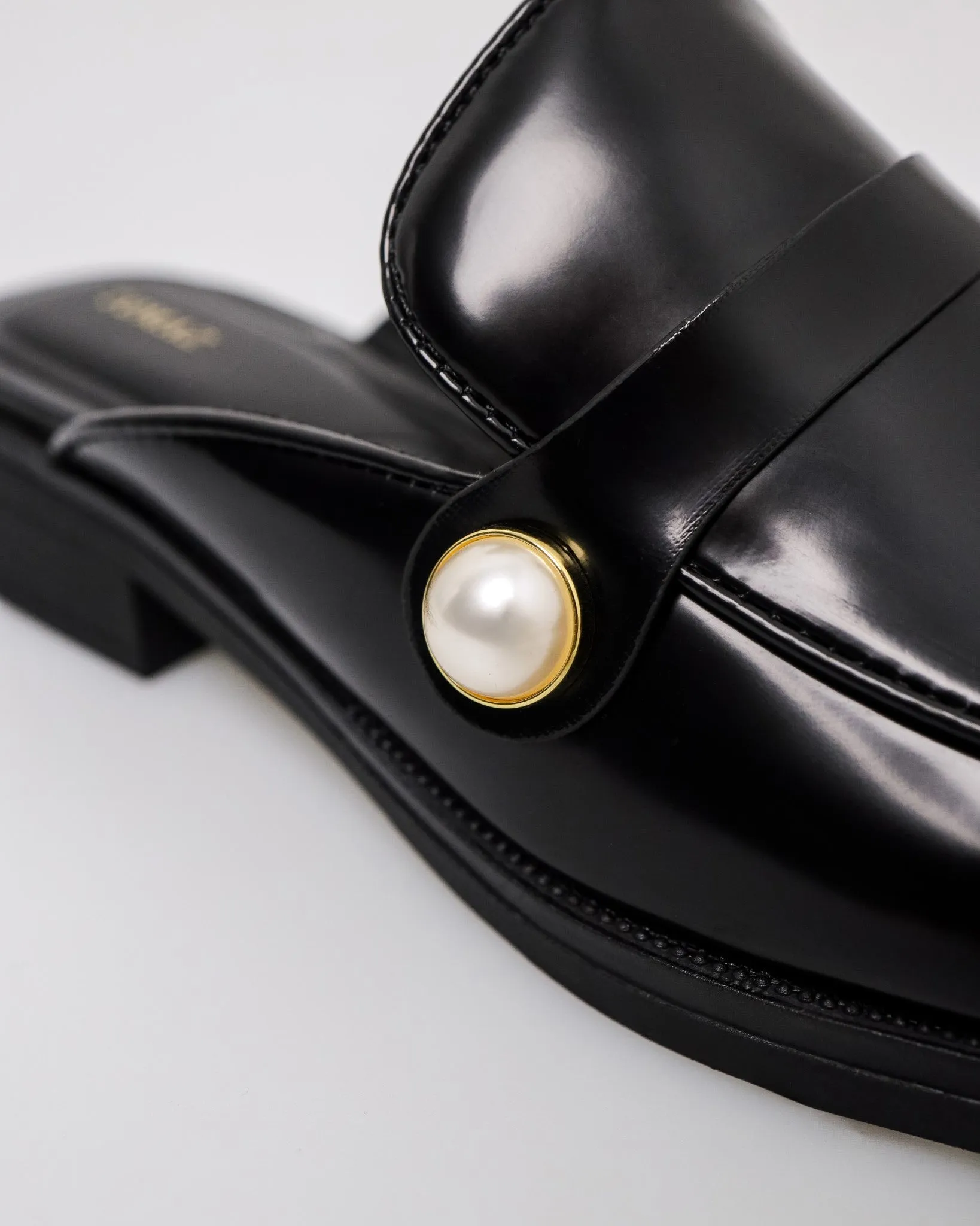 Tomaz NN567 Ladies Pearl Charm Mules