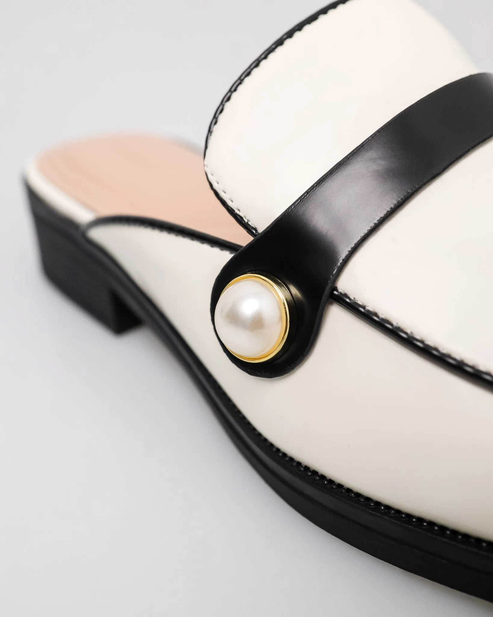 Tomaz NN567 Ladies Pearl Charm Mules