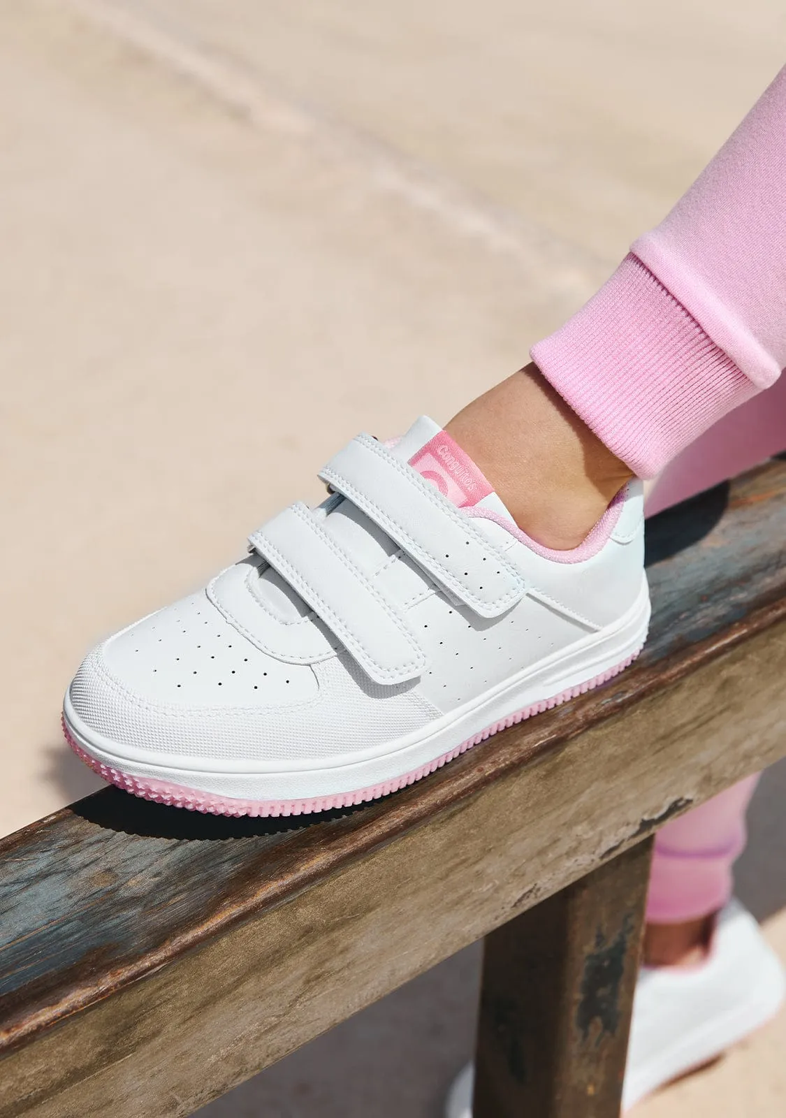 Unisex White / Pink Trainers