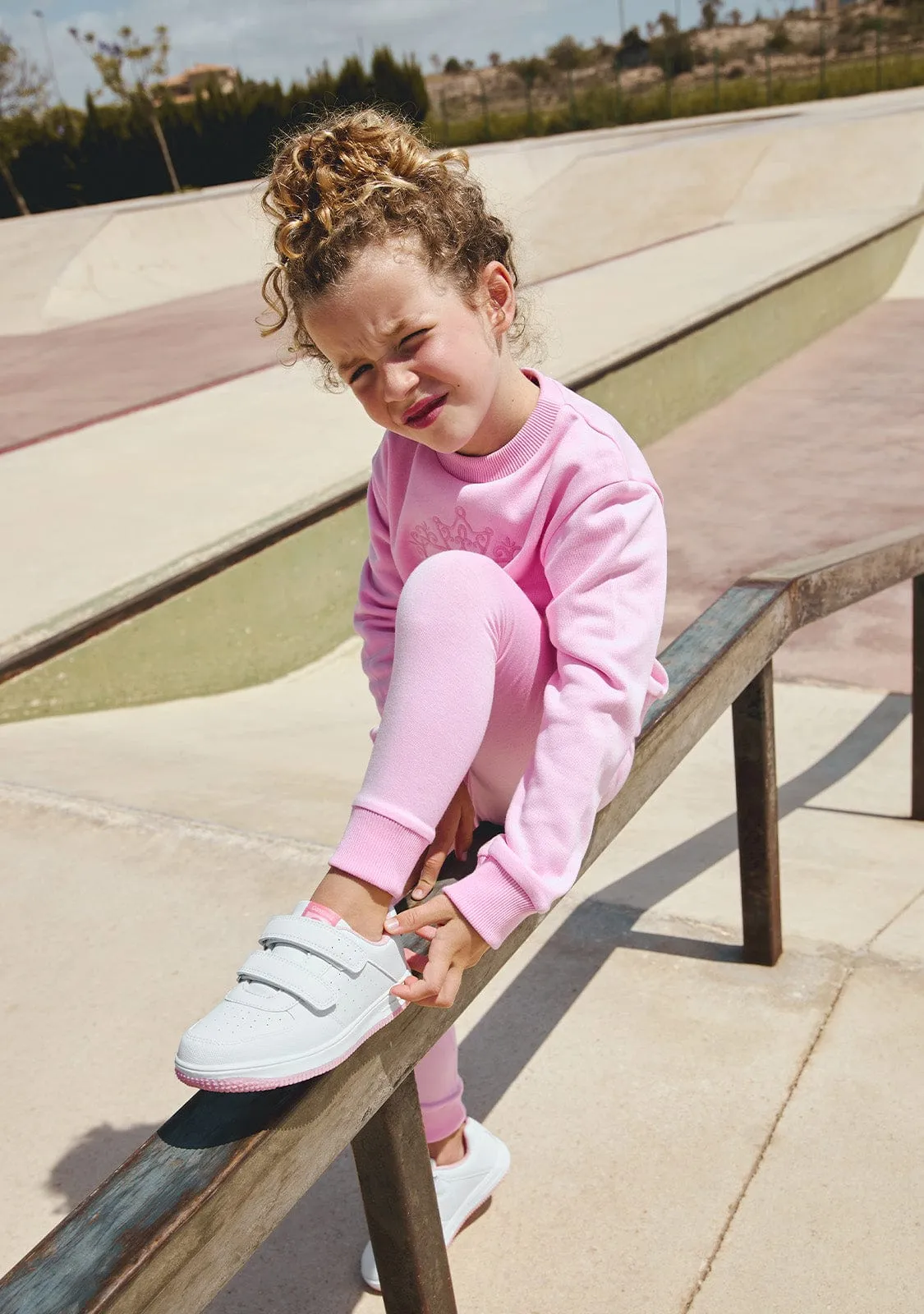 Unisex White / Pink Trainers