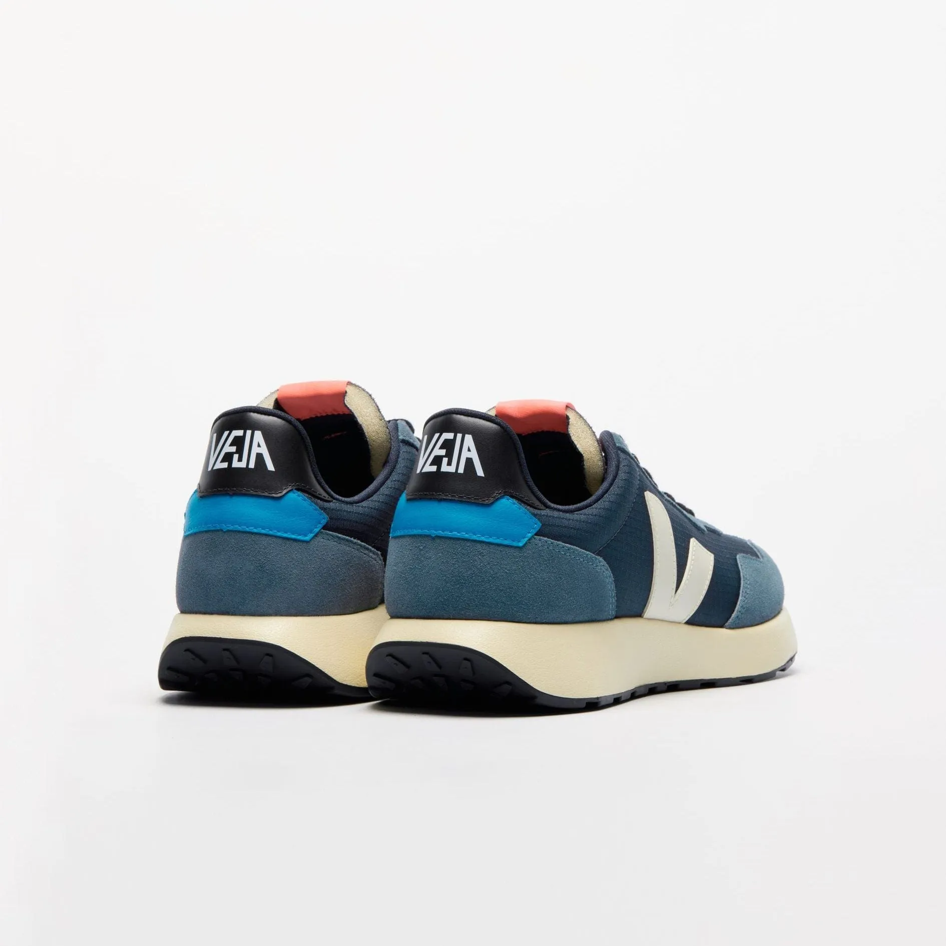 VEJA Paulistana Ripstop Nautico Pierre Trainers