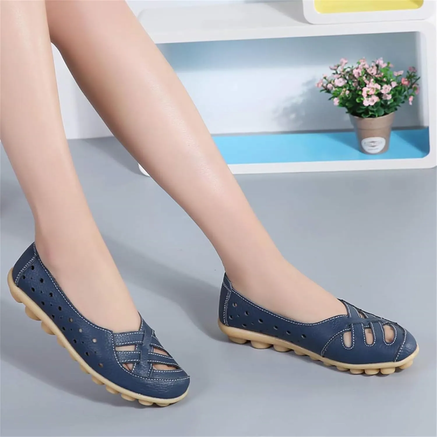 Womens Loafers Comfortable Dressy Slip-On Leather Flats Shoes Comfort Casual Walking Driving Flats Loafers Hollow Out Breathable Vacation Sandals for Women